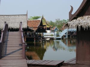 เมืองโบราณ